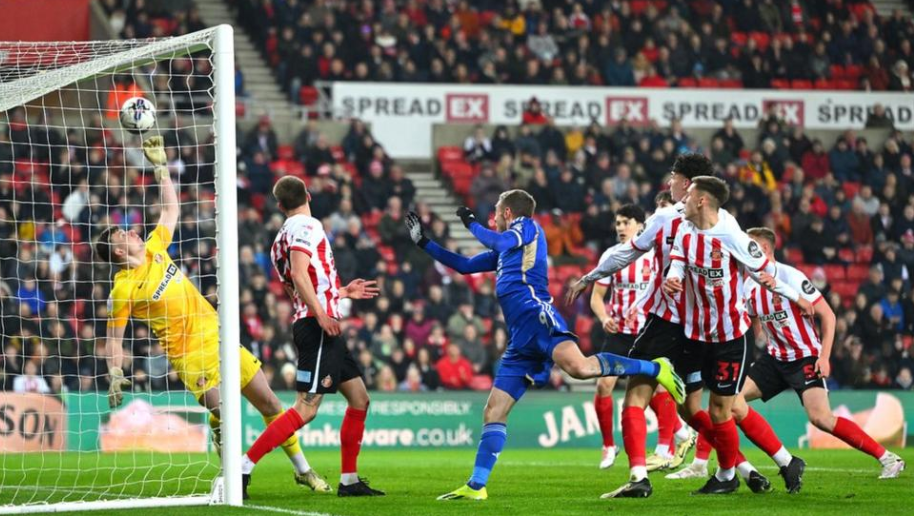 Sunderland 0:1 Leicester: Der Kopfball von Jamie Vardy beschert den Foxes den entscheidenden Sieg im Rennen um den Meistertitel